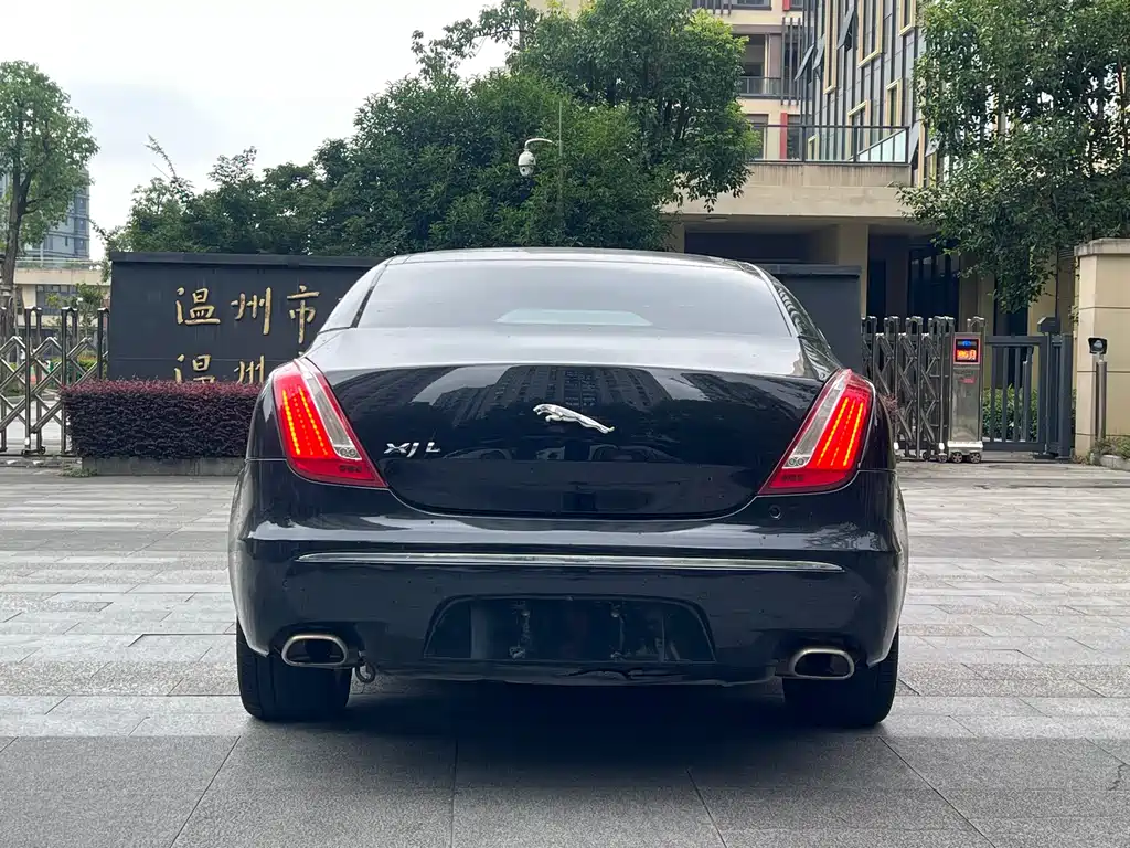 Jaguar XJ 2012