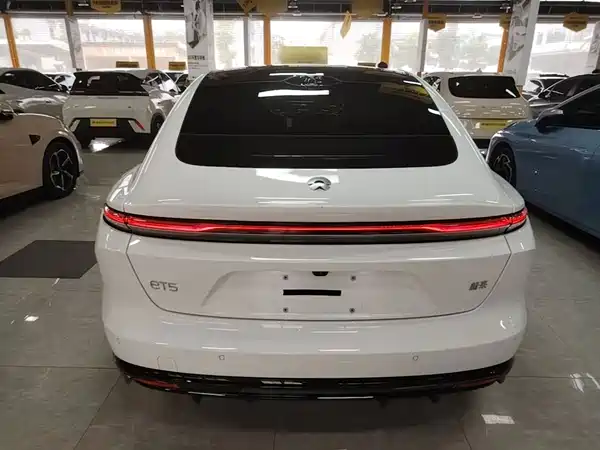 NIO ET5 2025