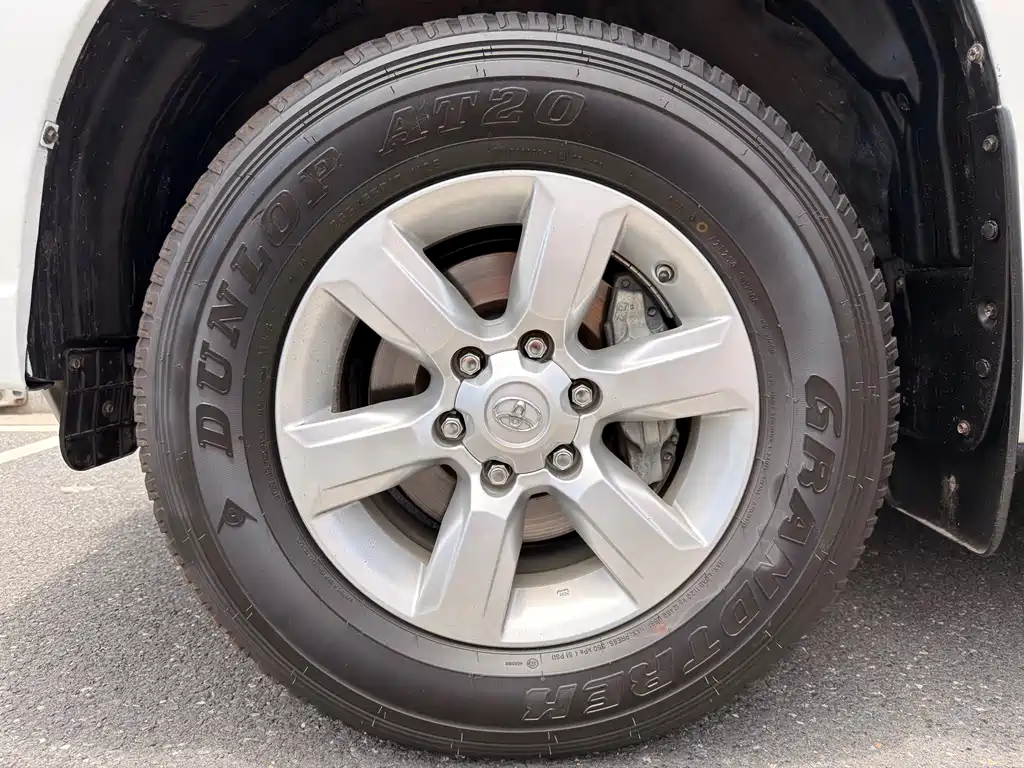 Toyota Prado 2015 — фото 12