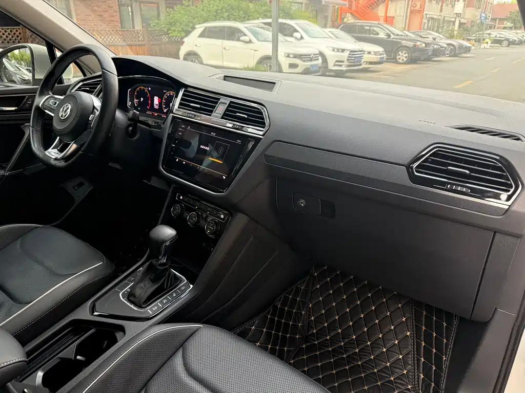 Volkswagen Tiguan L 2019 — фото 14