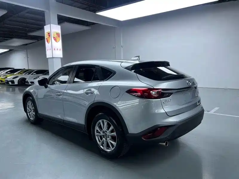 Mazda CX-4 2018 — фото 11