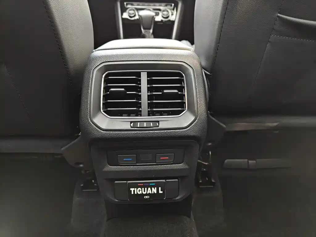 Volkswagen Tiguan L 2020 — фото 12