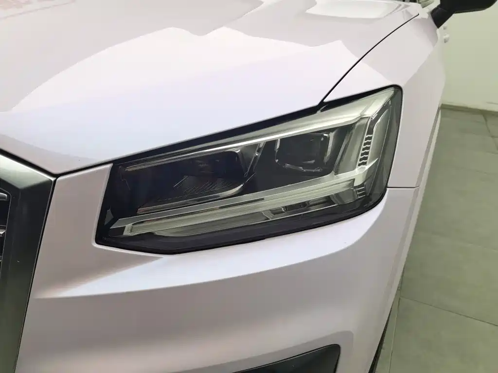 Audi Q2L 2019