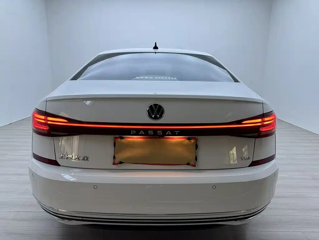 Volkswagen Passat 2023