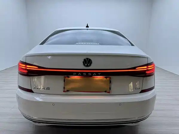 Volkswagen Passat 2023