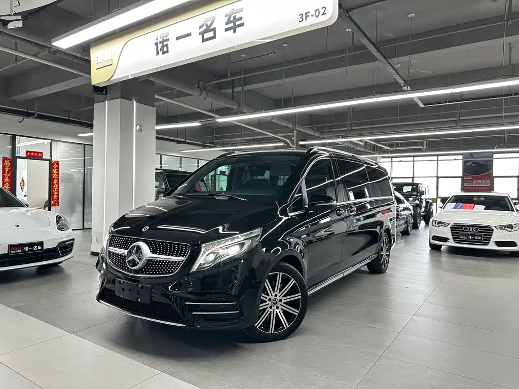 Mercedes-Benz V-Class 2022 — фото 1