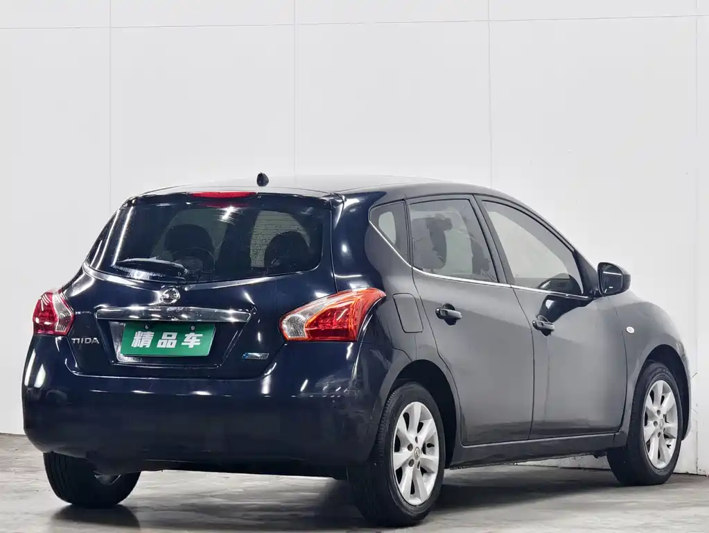 Nissan Tiida 2012