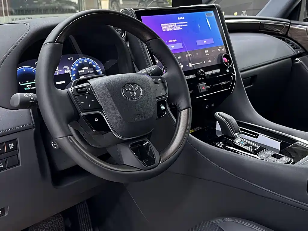 Toyota Alphard — фото 7