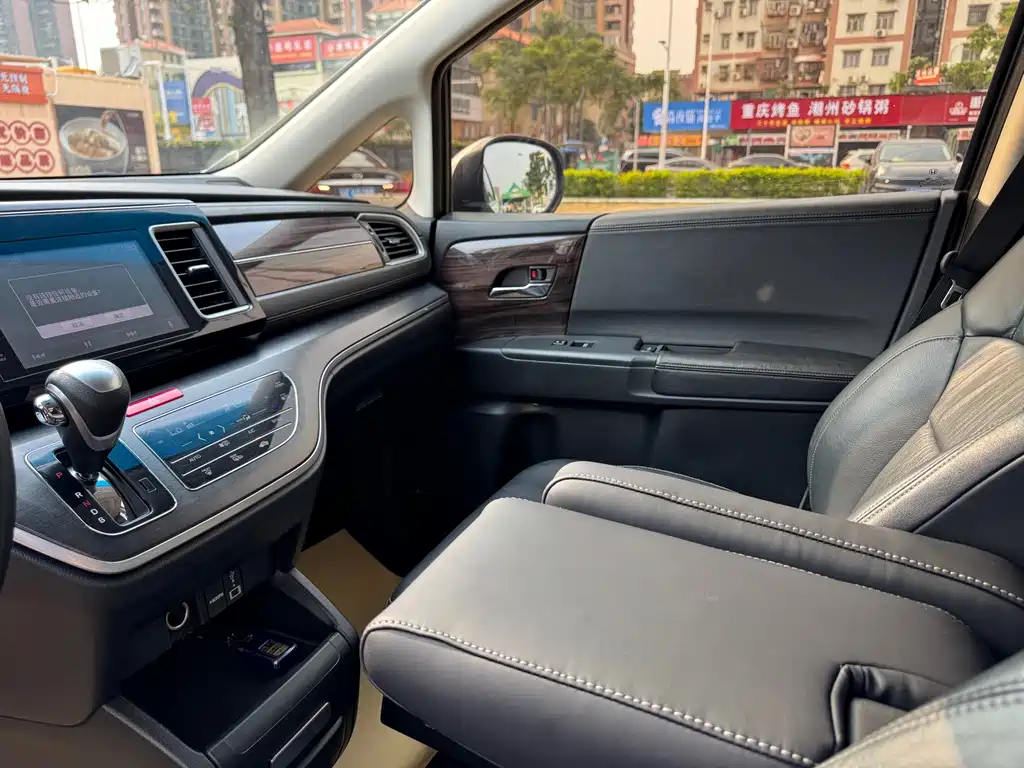 Honda Elysion 2018 — фото 10