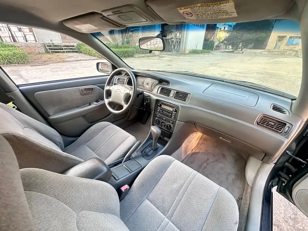 Toyota Camry 2001 — фото 12