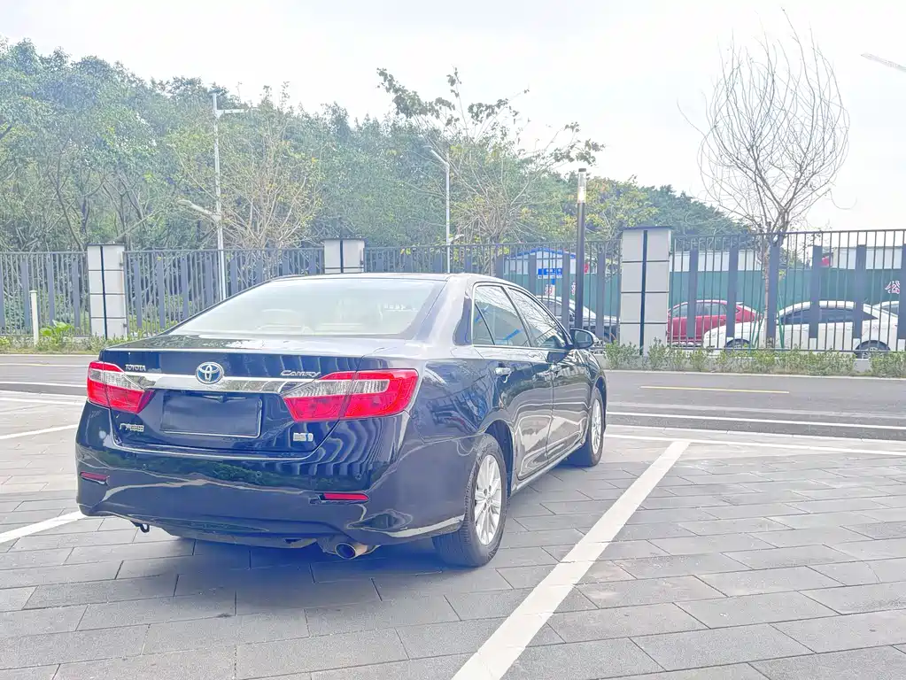 Toyota Camry 2013 — фото 9