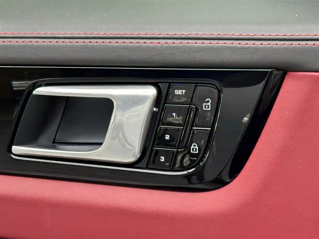Porsche Cayenne New Energy 2019 — фото 17