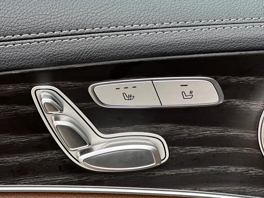 Mercedes-Benz E-Class 2019 — фото 23