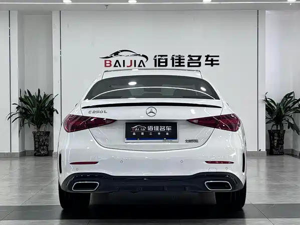 Mercedes-Benz C-Class 2024