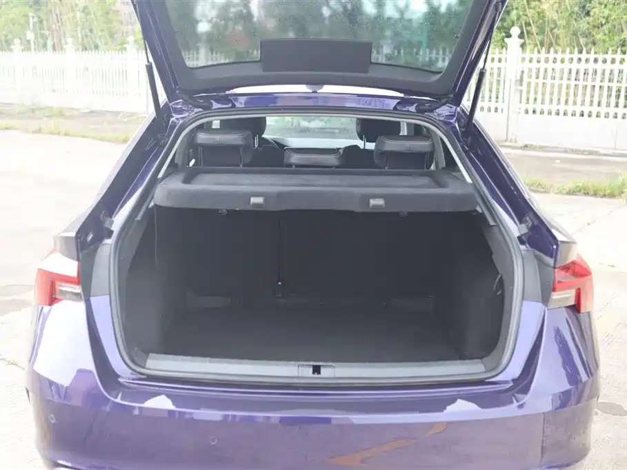 Skoda Octavia 2022 — фото 17