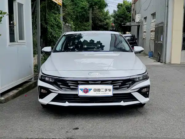 Hyundai Elantra 2023