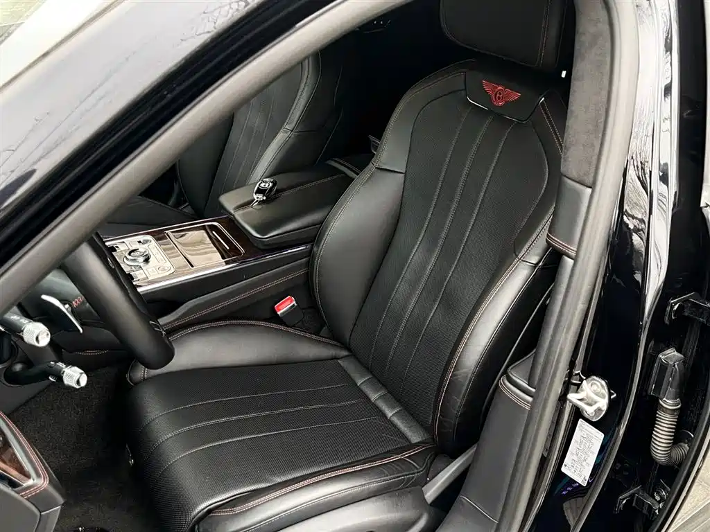 Bentley Flying Spur 2022 — фото 16