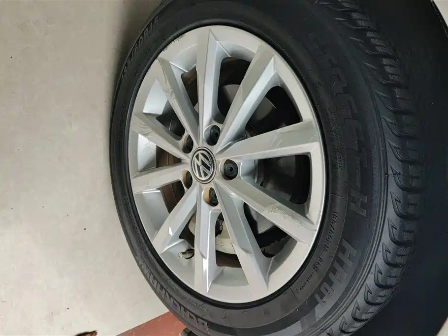 Volkswagen Polo 2015