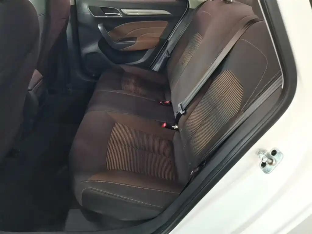 Roewe i6 Classic 2019 — фото 17