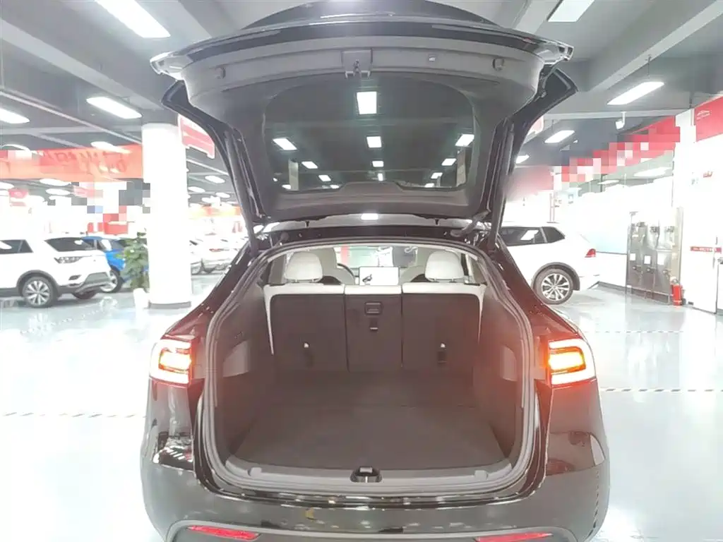 Tesla Model Y 2022 — фото 19