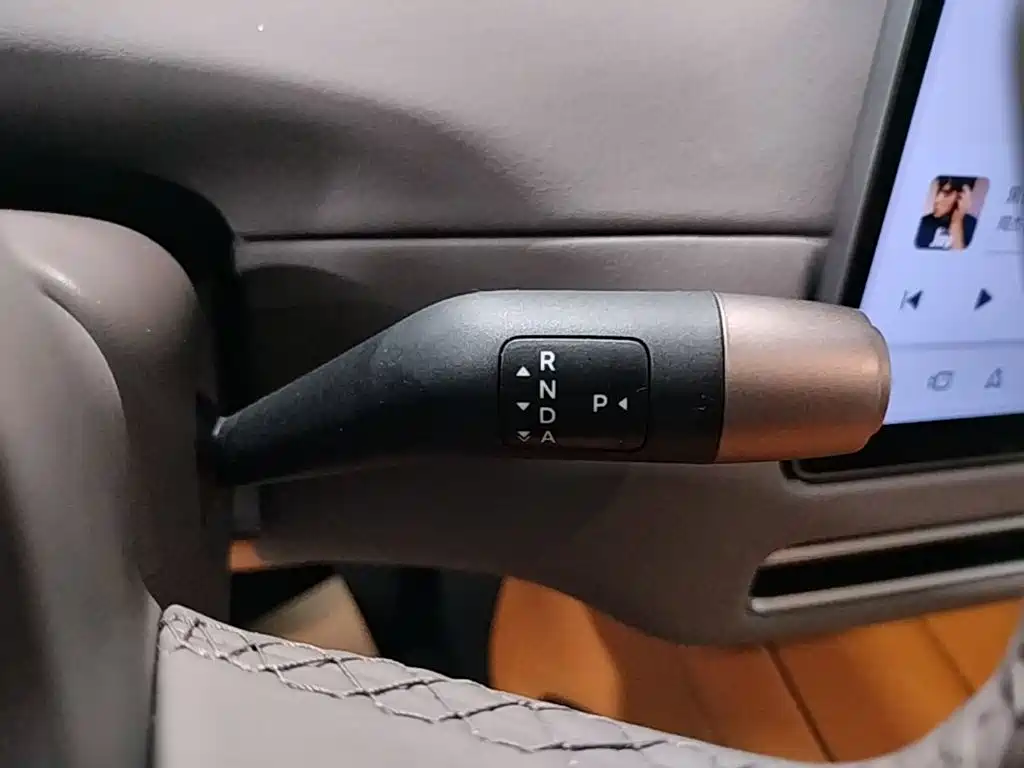 Li Auto i8 2025 — фото 14