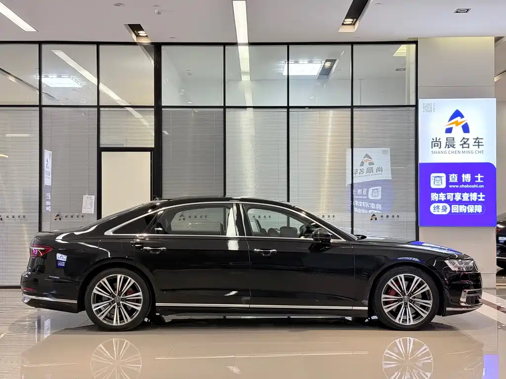 Audi A8 2018 — фото 17