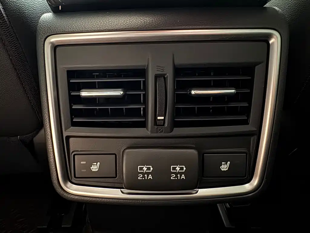 Subaru Forester 2022 — фото 12