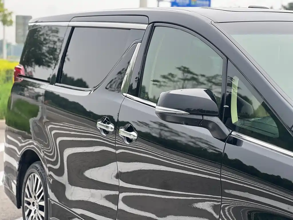 Toyota Alphard 2017 — фото 24