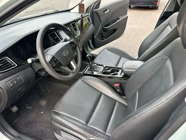 Hyundai Mistra 2014