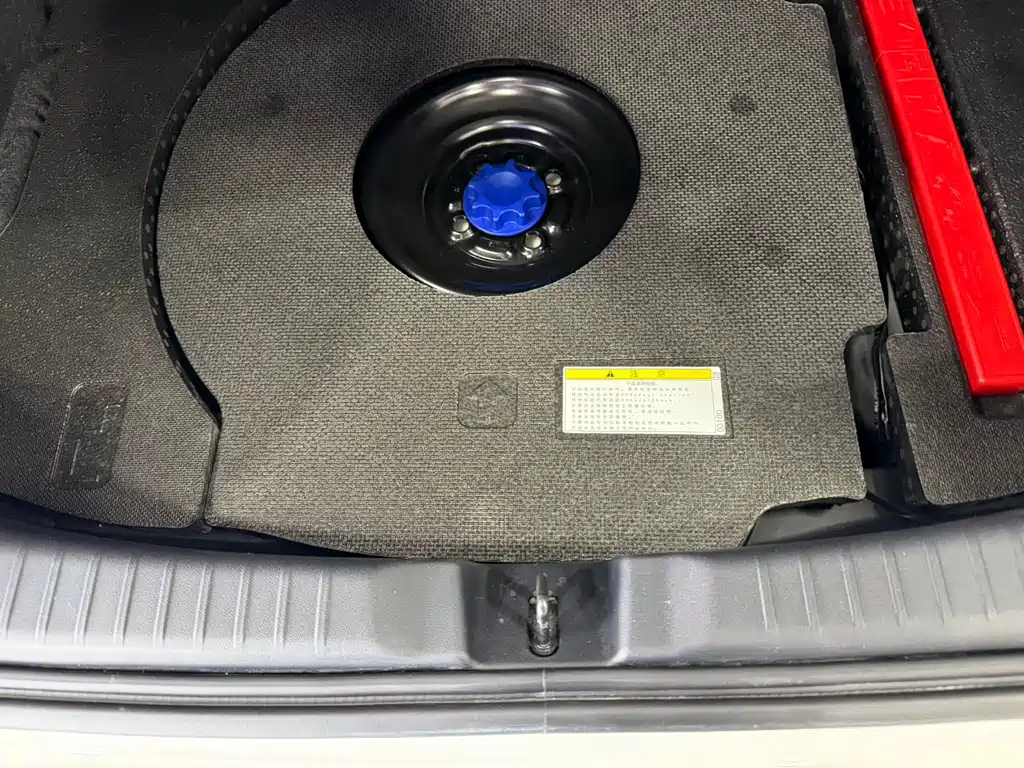 Toyota Yaris L 2022 — фото 17
