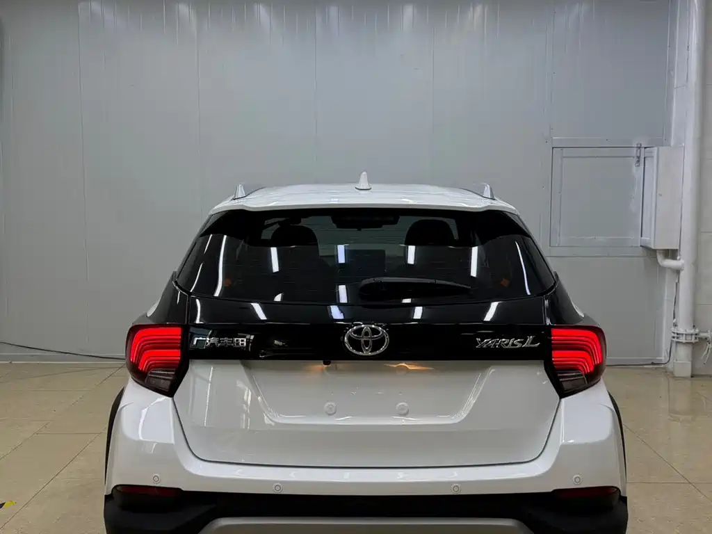 Toyota Yaris L 2022