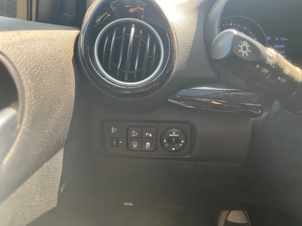 Kia KX1 2022 — фото 15