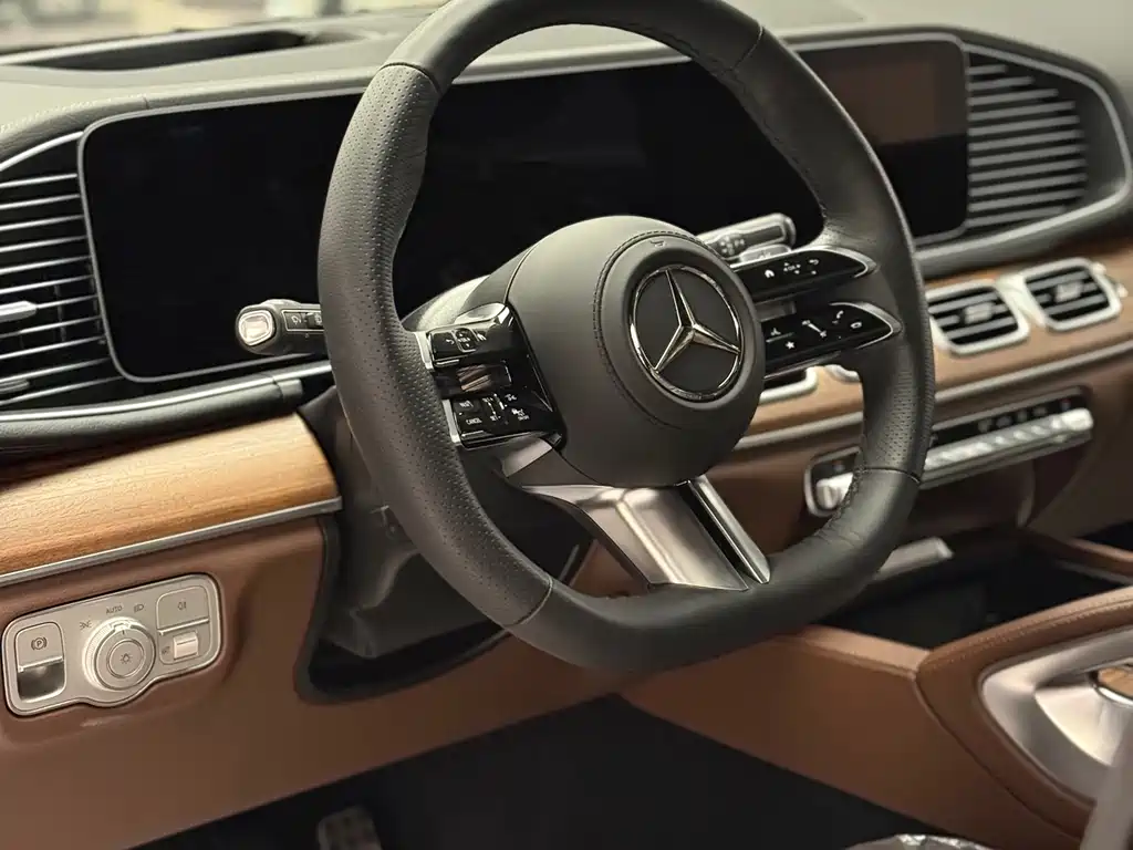 Mercedes-Benz GLS — фото 4