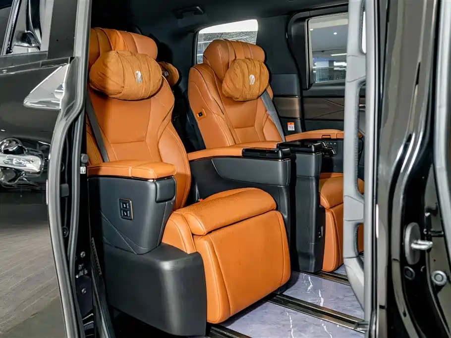 Toyota Alphard 2024 — фото 26