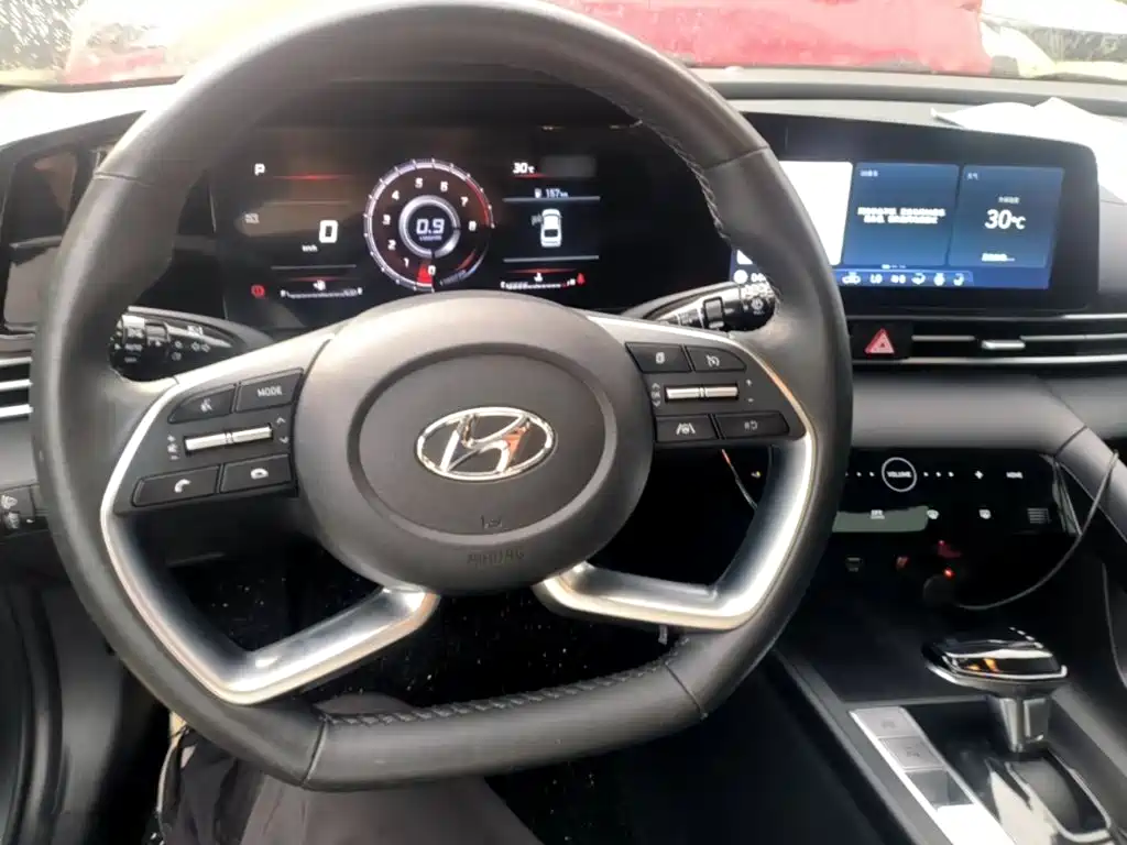 Hyundai Elantra 2022 — фото 10