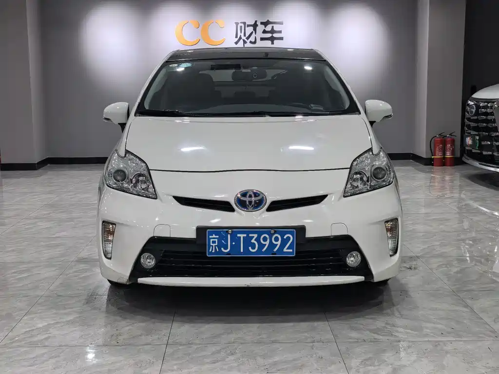 Toyota Prius 2013 — фото 2