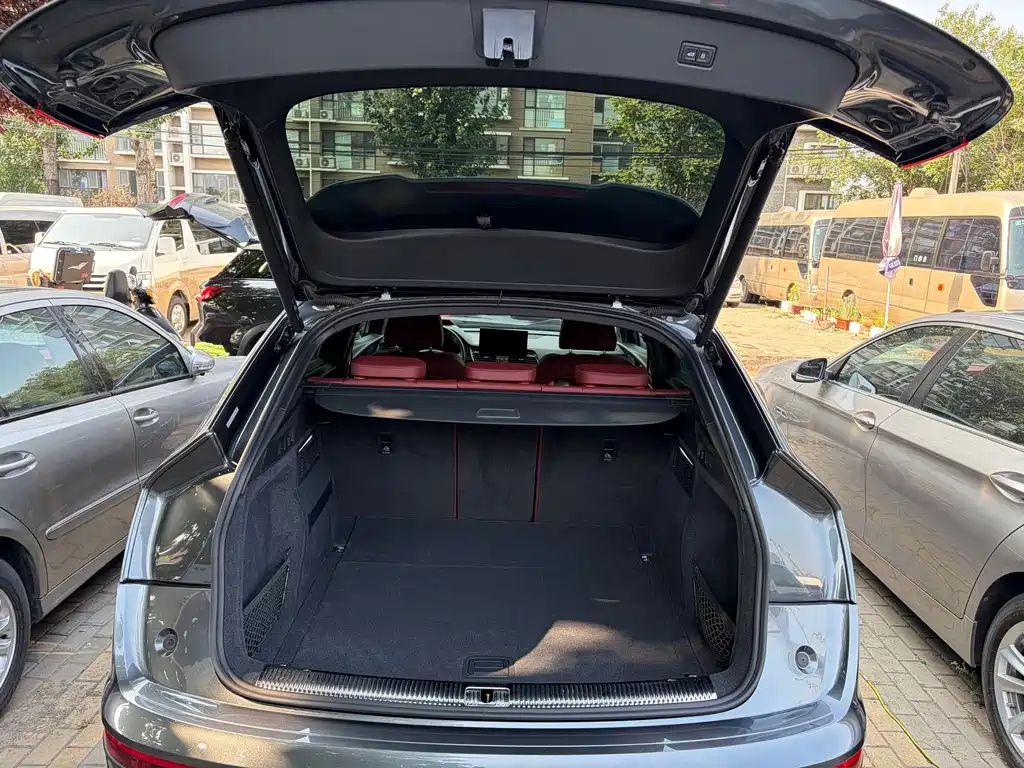 Audi Q5L Sportback 2022 — фото 31
