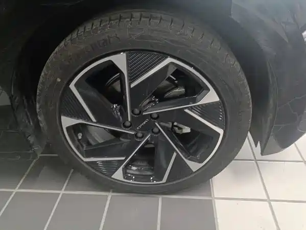 Lynk & Co Z20 2025