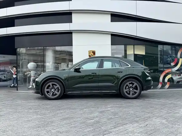 Porsche Macan New Energy 2025
