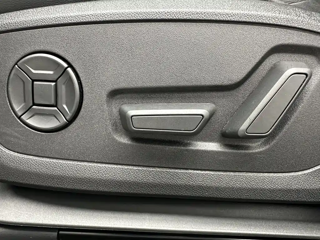 Audi A3 2023 — фото 12