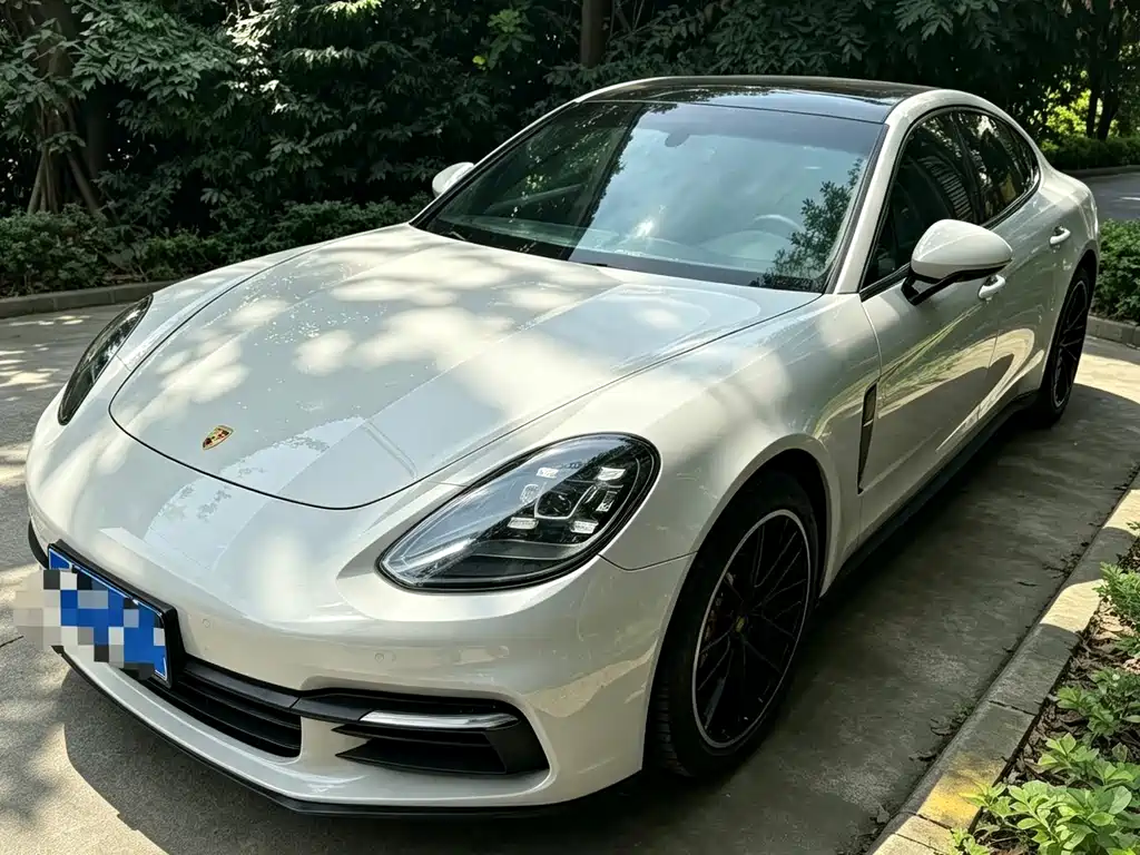 Porsche Panamera 2019 — фото 1