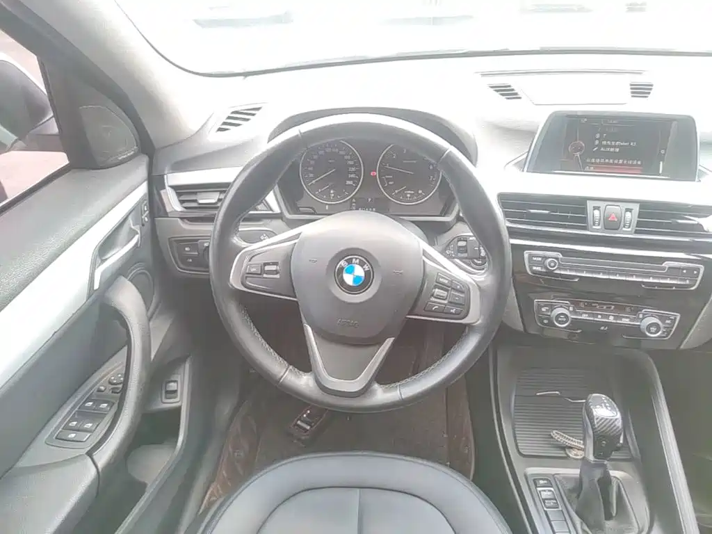BMW X1 2017 — фото 11