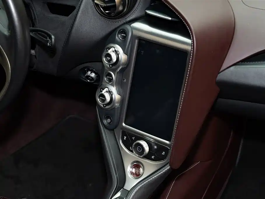 McLaren 720S 2018 — фото 15