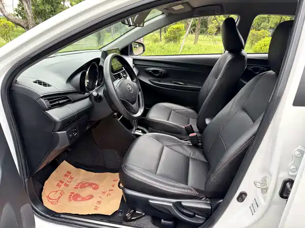 Toyota Yaris L 2020