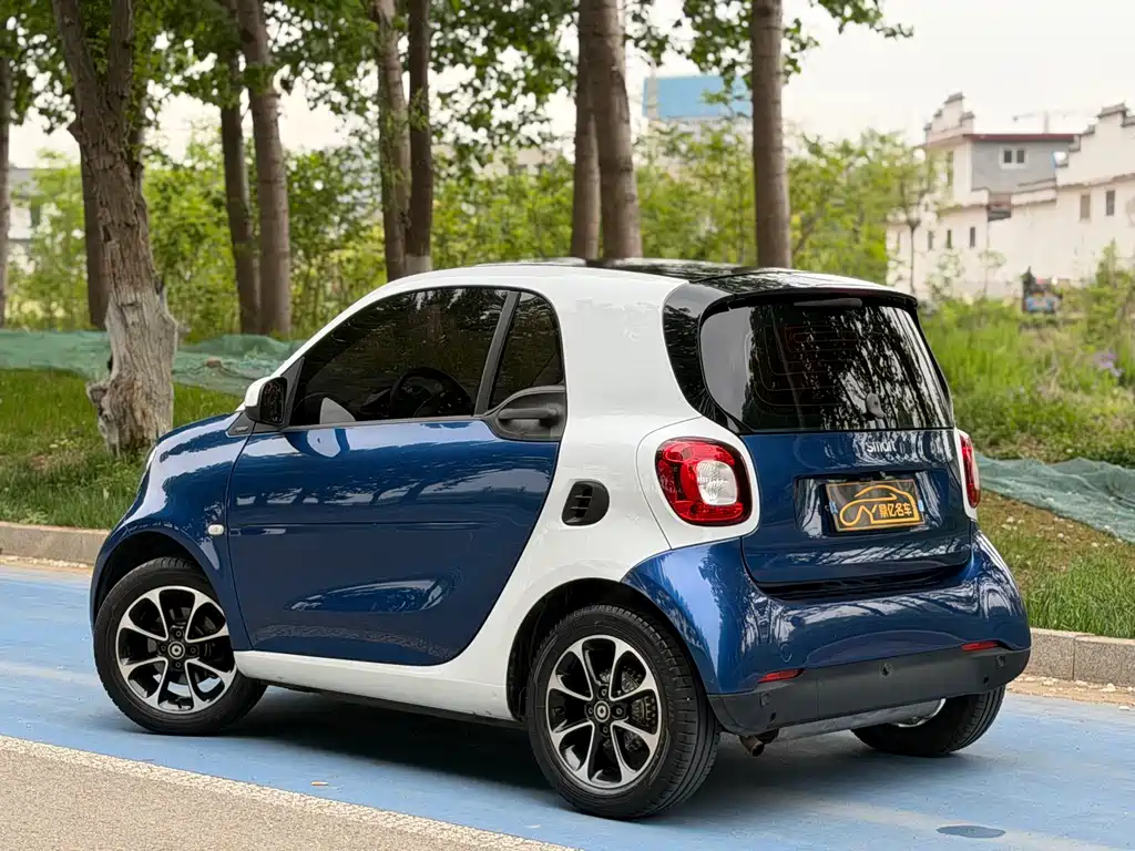 smart Fortwo 2017 — фото 4