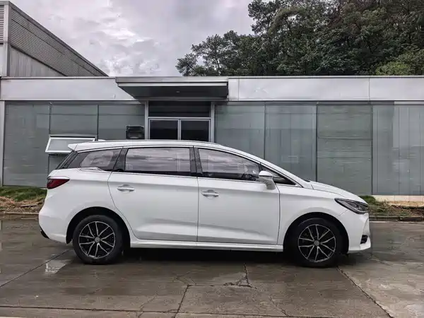 BYD Song MAX 2017