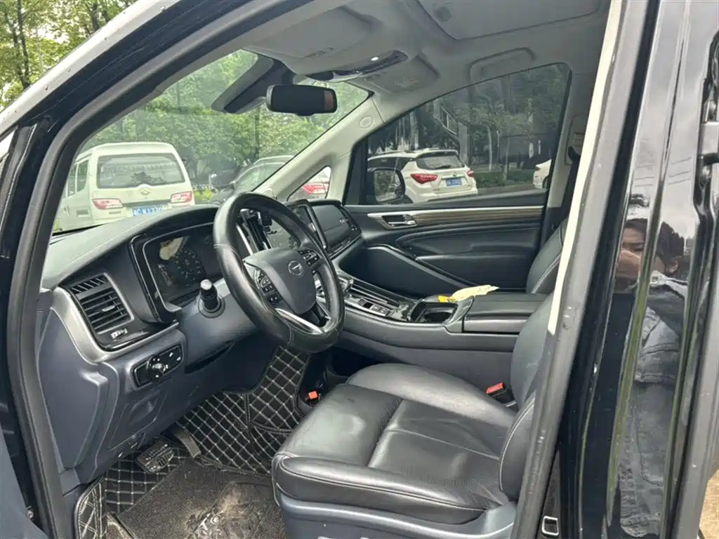 GAC Motor Trumpchi M8 2022 — фото 17