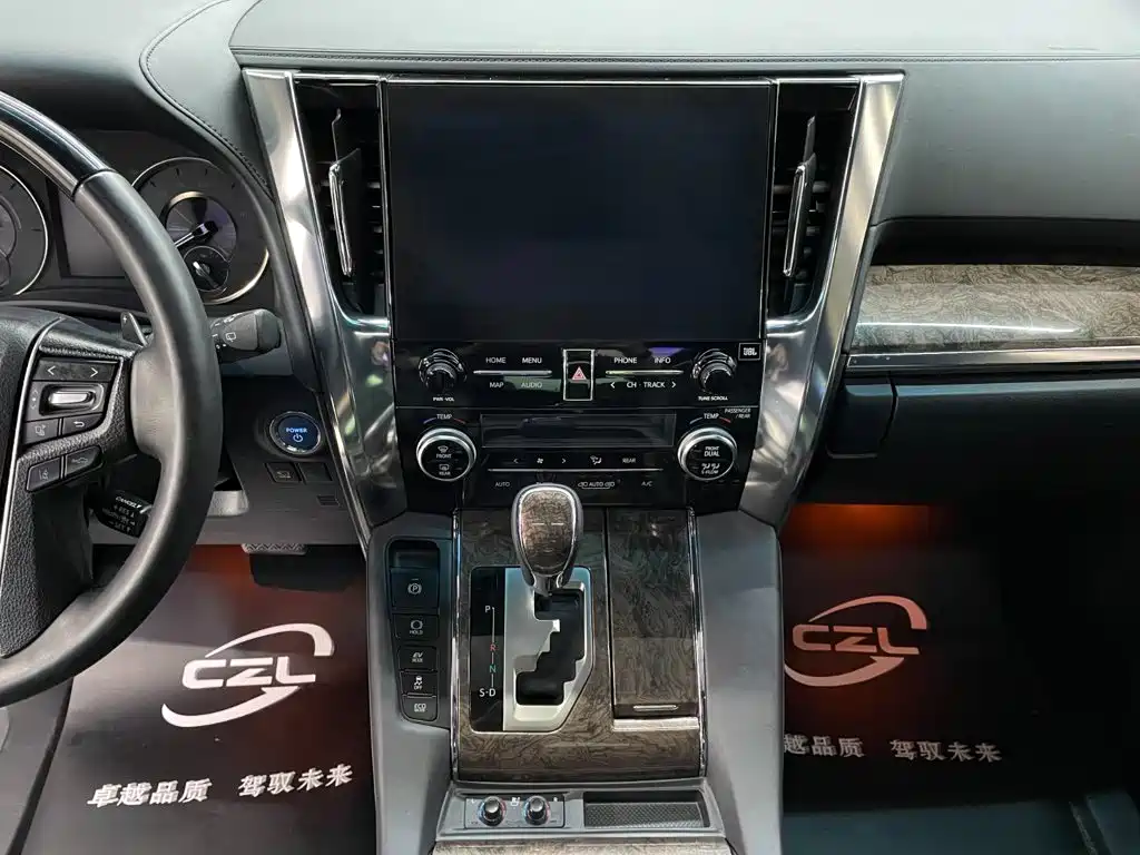 Toyota Vellfire 2022 — фото 11