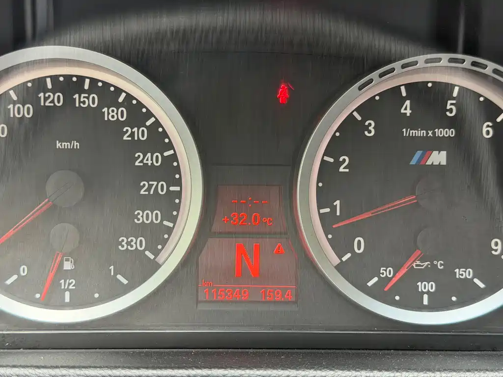 BMW M3 2010 — фото 15