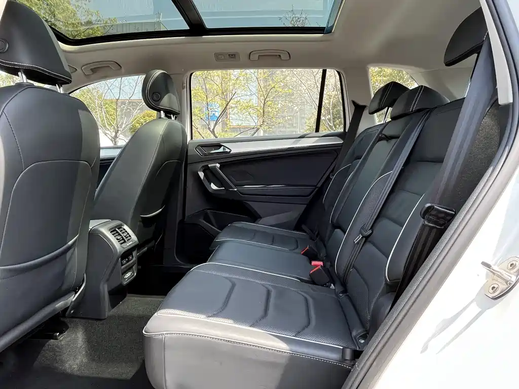 Volkswagen Tiguan L New Energy 2021 — фото 10